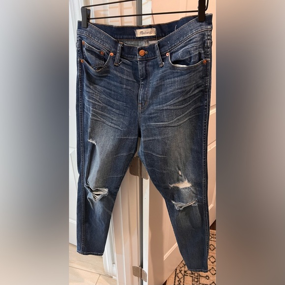 Madewell 9” High Riser Skinny Skinny Distressed Jeans - Like new, barely worn! - Picture 4 of 5